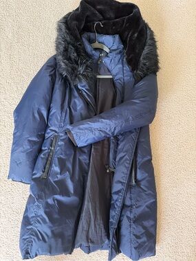 Dkny Women's Navy Long Puffer Coat with Faux Fur Trim